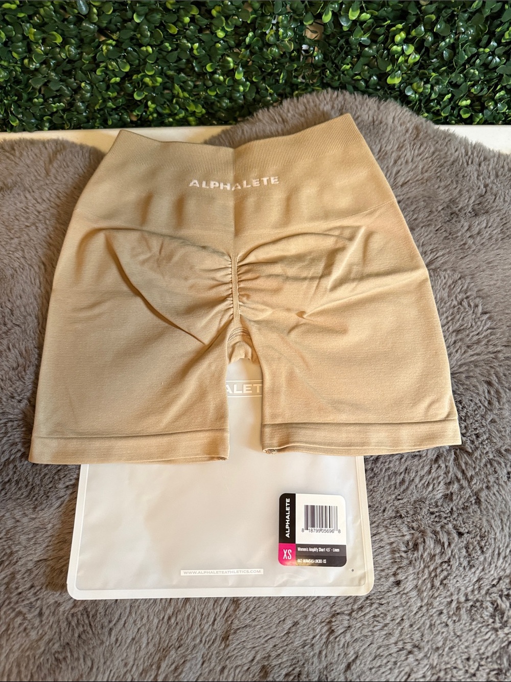 NWT Alphalete Women's High-Rise Scrunch Bike Shorts - Linen size XS